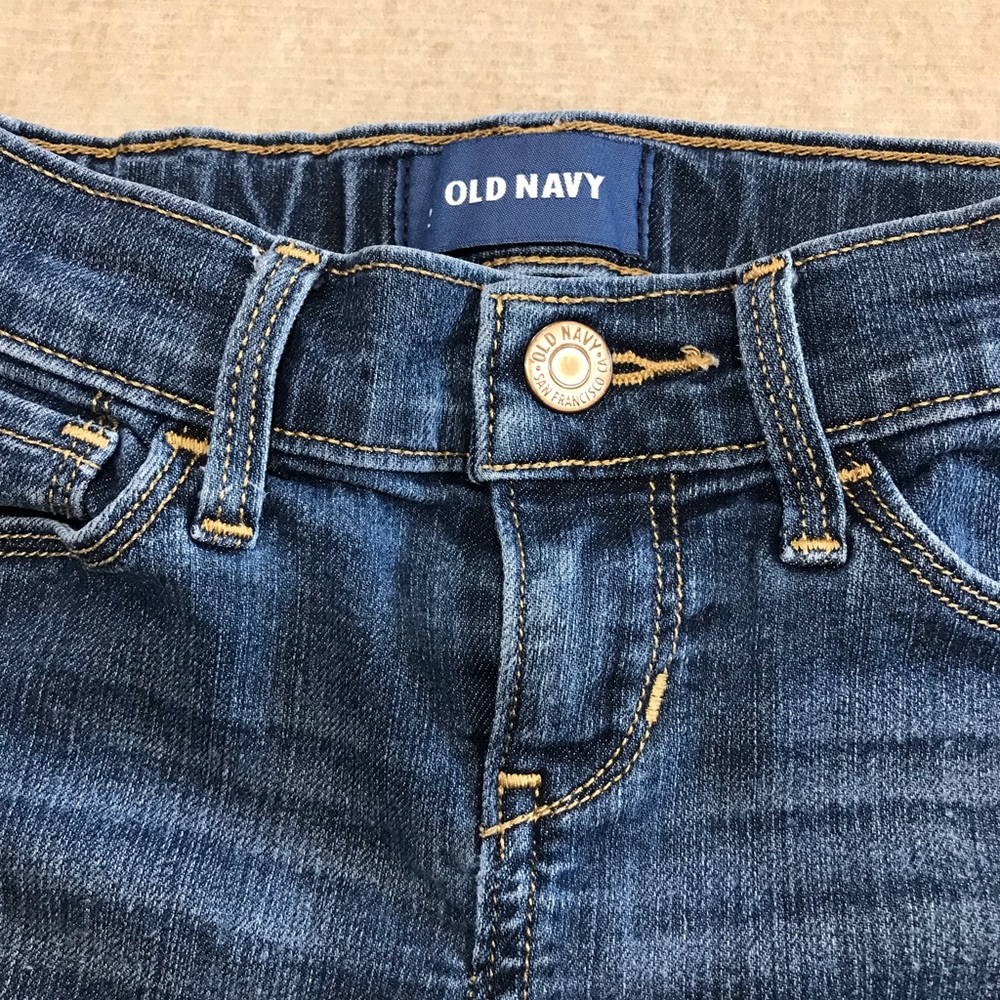 Old Navy Denim Blue Jean Shorts
Small 6 / 7 Regular
78% Cotton 20% Polyester - Picture 10 of 10